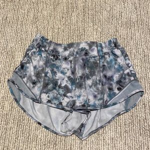 hotty hot lululemon shorts size 6
